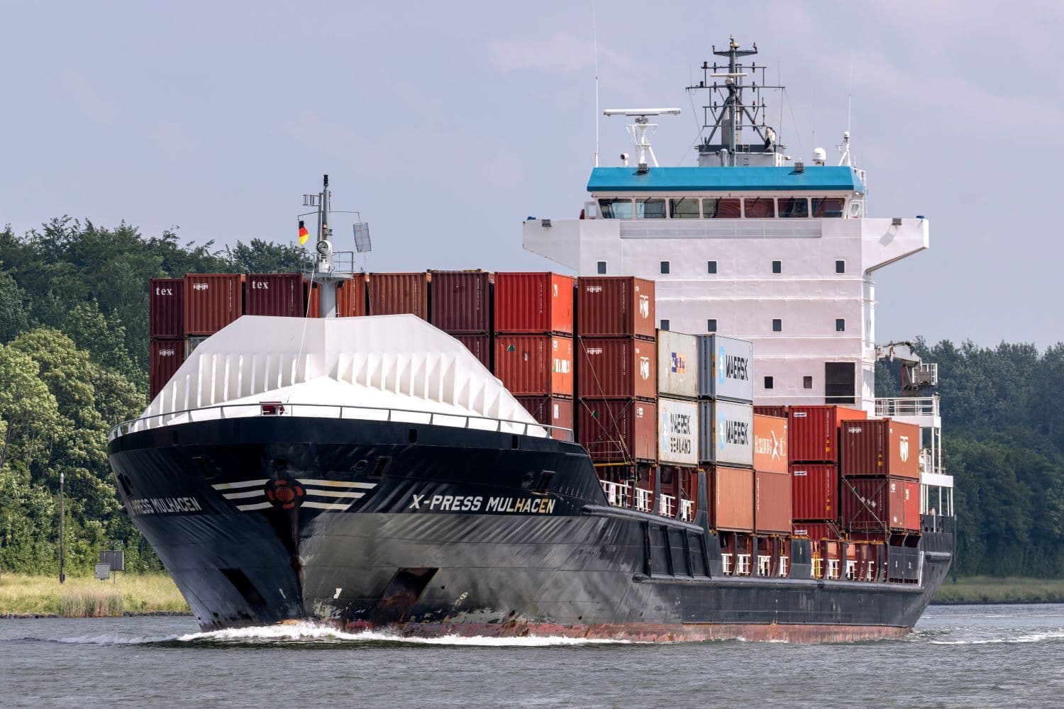 Midsize Ocean Carriers Can Compete by Pooling Resources Into Powerful Alliances