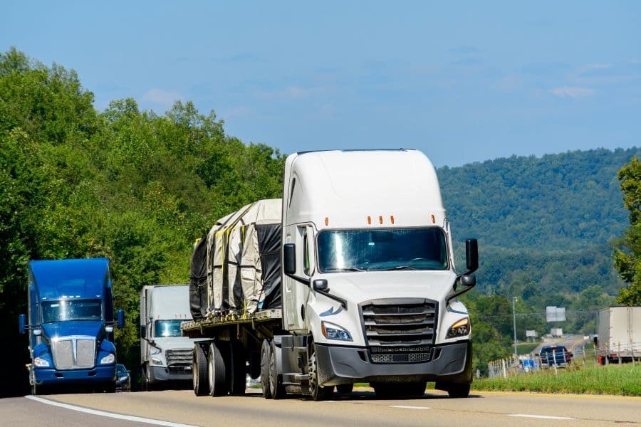 Flatbed Rates Rise as Data Centers and Regulations Squeeze Capacity