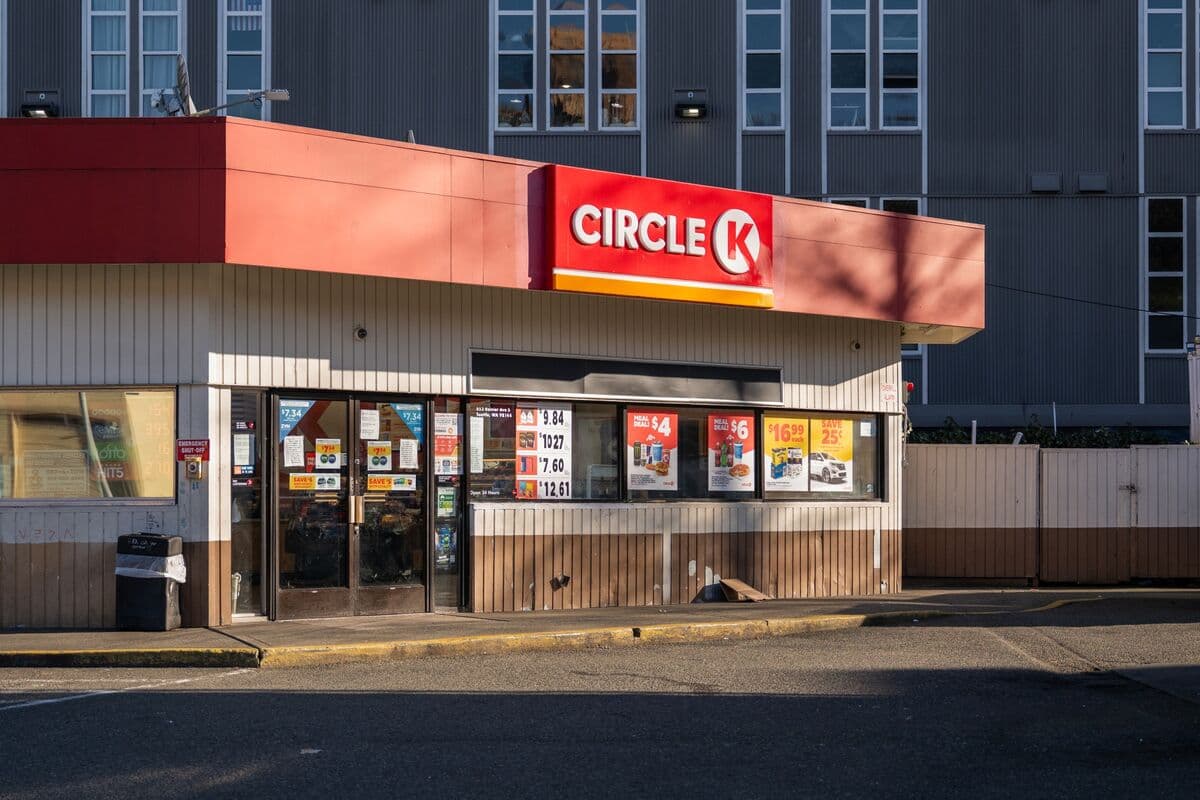 Couche-Tard Shares Hit Record as High Fuel Prices Drive Surging Profits