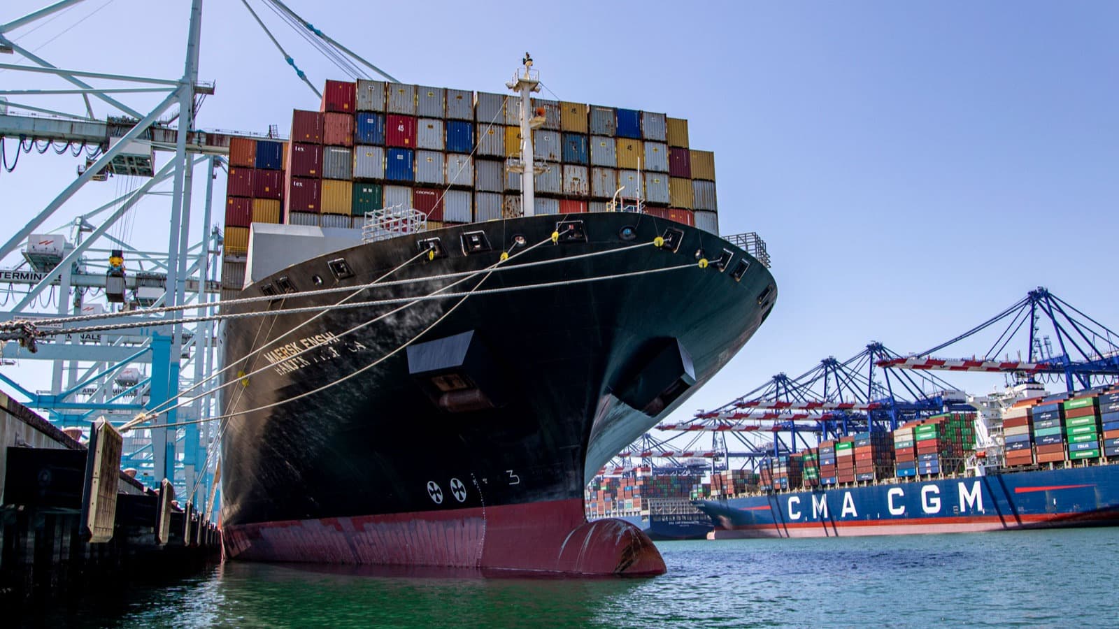 Port of Los Angeles Forecasts 7% Container Volume Decline Amid Trade War Pressures