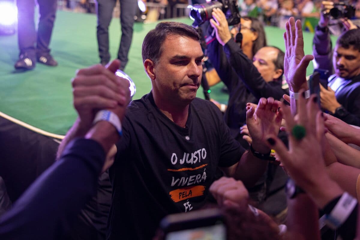 Bolsonaro Family Tension Rises as Michelle Criticizes Flávio Over Disrespectful Phone Call