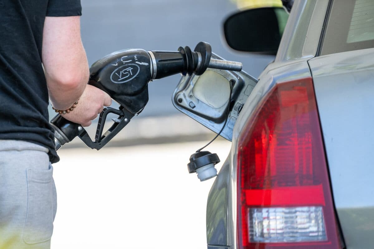 Gas Stations Accused of Using AI to Illegally Boost California Fuel Prices