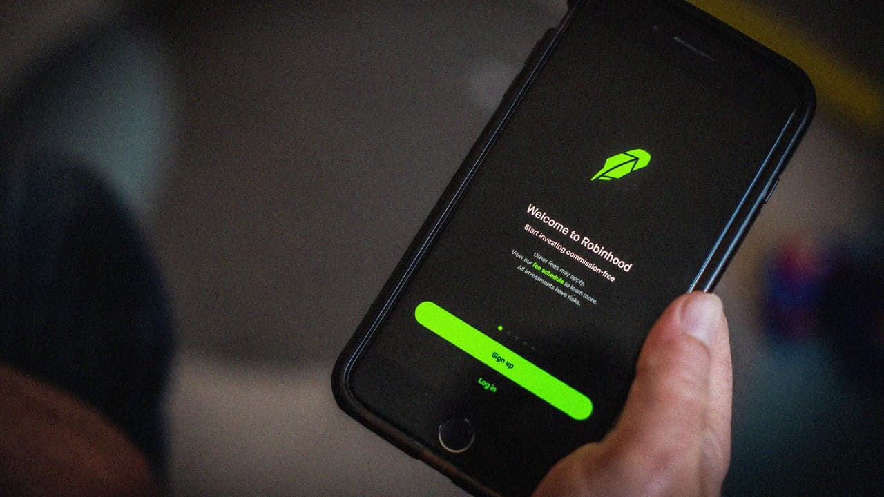 Robinhood Lays Off 10% of Staff to Flatten Organizational Structure